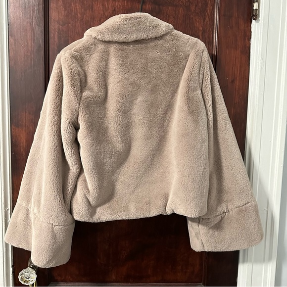 Faux Fur Jacket - Picture 5 of 6